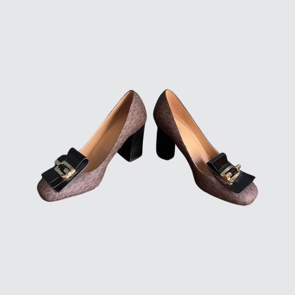 Michael Kors Signature MK Logo/Monogram Pump - Picture 5 of 6